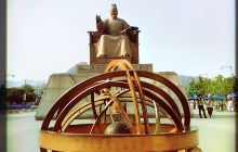 李舜臣将军铜像