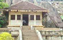 艾苏卢姆尼亚石庙