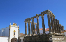 Conde de Vila Flor Square (Év...