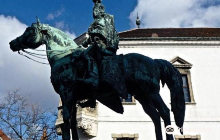 Statue of Mounted András Hadi...