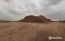 乔加赞比尔金字塔