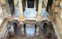 达达·哈里阶梯井