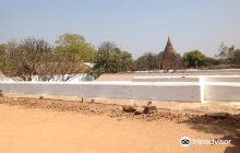 Kyat Khayon Cave Monastery