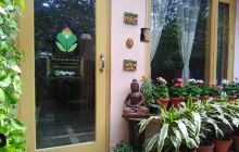 Keraleeyam : An Ayurveda And P...