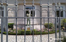 Herbert von Karajan - Statue