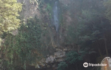 Urami Waterfall Shizenkaen