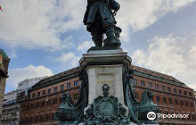 Niels Juel Statue