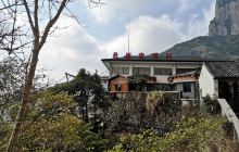 方洞景区-悬崖索道站