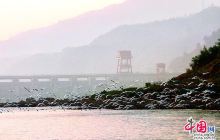 穿岩