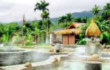 羊尖雨后山林温泉