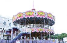 豪华双层旋转木马