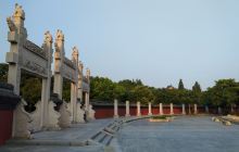 毛泽东观潮诗碑亭