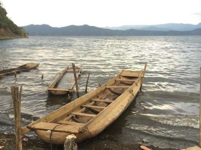 泸沽湖紫鸢尾客栈